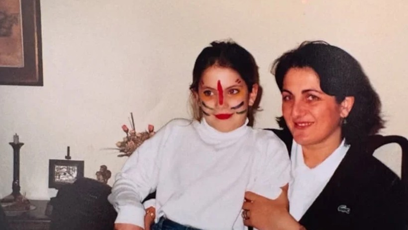 Ünlü Oyuncu Eda Ece’den Annesine Tatlı Sitem: 'Nasıl Anlamadın Anne' - Resim : 2