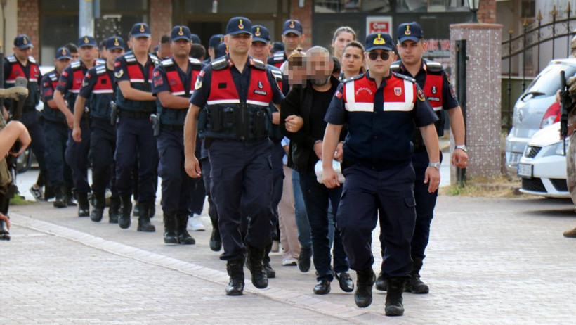 Otomotiv Vurgunu! Onlarca Kişiyi Milyonlarca Lira Dolandıran Aile Üyeleri Yakalandı - Resim : 2