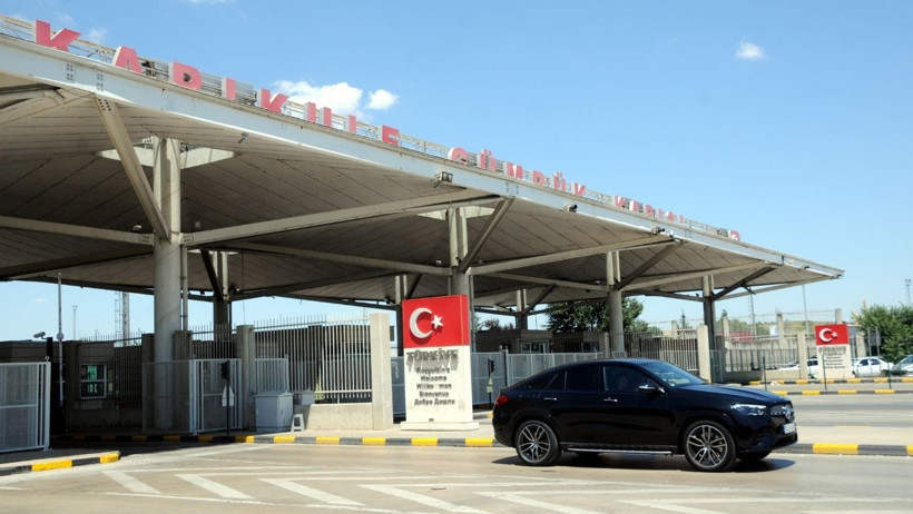 Gurbetçiler Türkiye'ye Koştu: Sınır Kapılarında Yoğunluk - Resim : 1