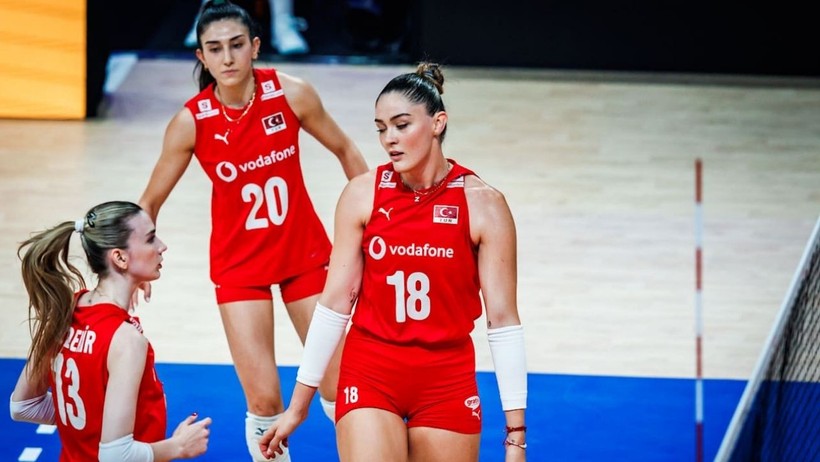 Filenin Sultanları Sırbistan’a Direnemedi: 3-0 Mağlup Oldular - Resim : 1