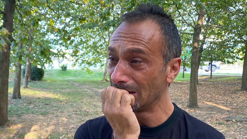 Bir Evlat Gibi Sevdi, Şimdi Sokak Sokak Onu Arıyor: Bulana 10 Bin TL Ödül - Resim : 2