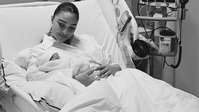 Ünlü Çiftten Müjdeli Haber! Bebekleri Dünyaya Geldi - Resim : 1