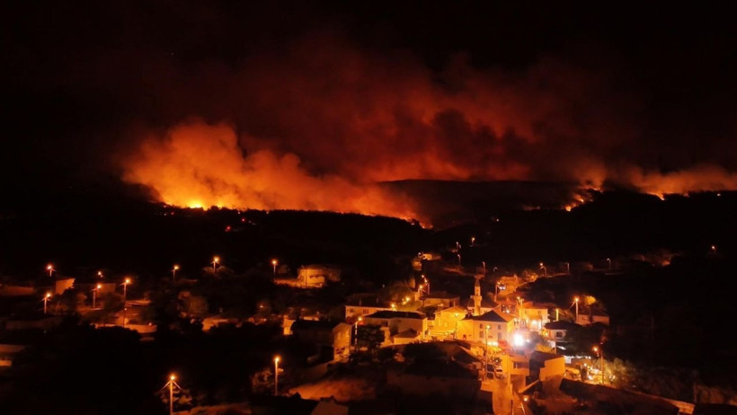 Balıkesir ve Tekirdağ Alevlere Teslim! Ekiplerin Zamanla Yarışı Sürüyor - Resim : 4