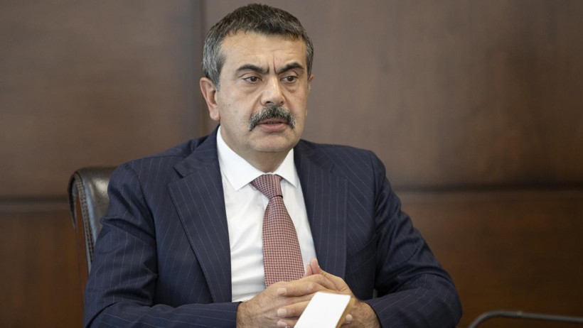 Ünlü Spiker Gülgun Feyman'dan Bakan Tekin'e 'Geri Zekalı' Tepkisi - Resim : 1