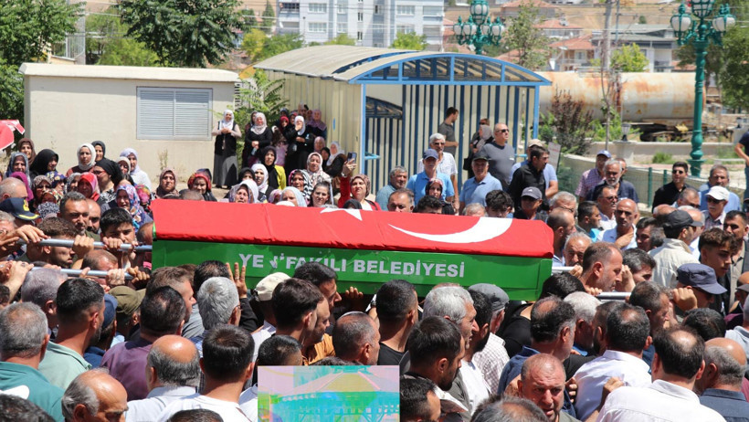 Kazada Hayatını Kaybeden Belediye Başkanı Musa Sarıaslan Son Yolculuğuna Uğurlandı - Resim : 1