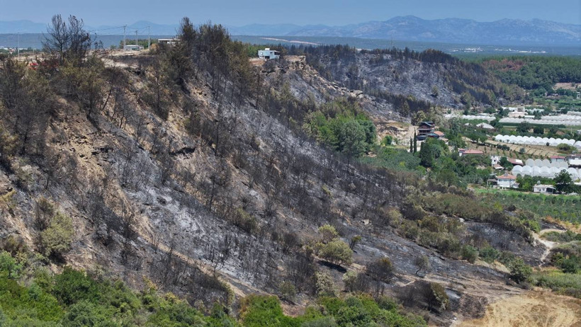 Orman Yangınları Yurdu Sardı! Biri Biterken Diğeri Başlıyor, Alevlerle Amansız Mücadele Gece Gündüz Sürüyor - Resim : 2