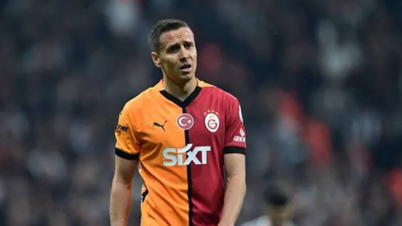 Galatasaray’da Deprem Üstüne Deprem! Okan Buruk 7 Milyon Euroluk Yıldızın Biletini Kesti: Bavulunu Toplayıp İstanbul’dan ayrıldı - Resim : 1