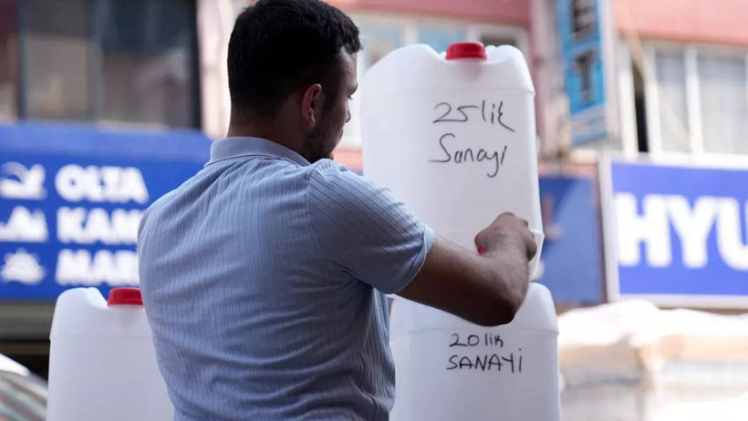 İzmir'de Su Kesintisi Başlayınca Satışlar Patladı! Talep Yüzde 100 Arttı, Raflar Boşaldı - Resim : 3