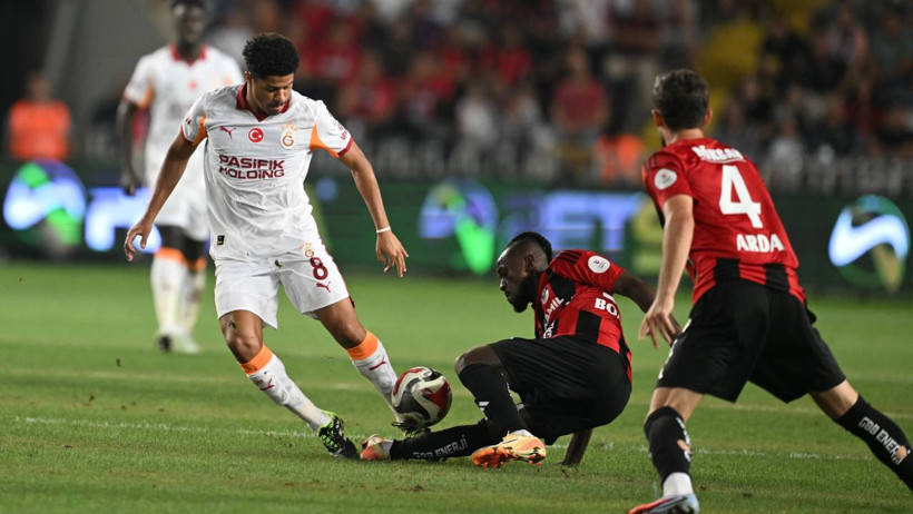 Galatasaray Yeni Sezona Galibiyetle Başladı! İlk Maçta 3 Gol, 2 Penaltı, 1 Kırmızı Kart... - Resim : 3