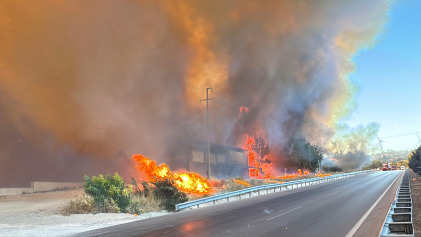 Türkiye Alev Alev! Bakan Yumaklı Son Durumu Açıkladı: 55 Yangının 45’i Kontrol Altında - Resim : 2