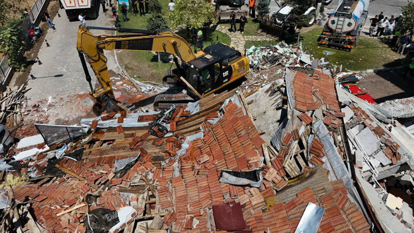 Balıkesir Beşik Gibi! Artçı Sarsıntılar Sürüyor... Sahra Hastanesi Kuruldu, Yaz Okulları Tatil Edildi - Resim : 3