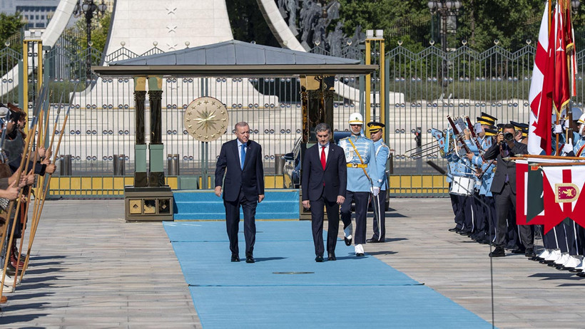 Cumhurbaşkanı Erdoğan, Gürcistan Cumhurbaşkanı Kavelashvili’yi Resmi Törenle Karşıladı - Resim : 2