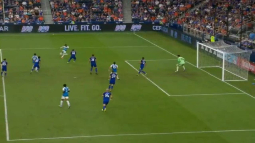 Takımını Tek Başına Şampiyon Yapacak! Galatasaraylı Eski Yıldızdan Pukas’lık Gol - Resim : 1