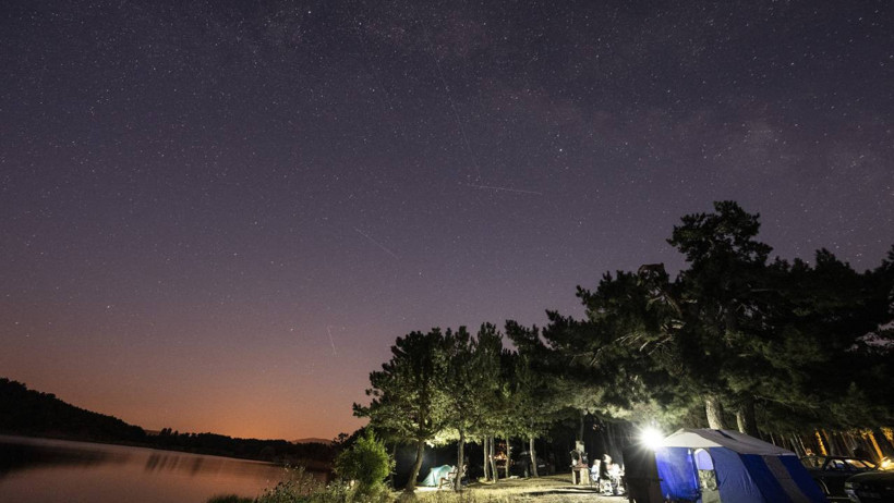 Gökyüzünden 'Ateş Topları' Yağdı: Farklı İllerden Büyüleyen Kareler... - Resim : 6