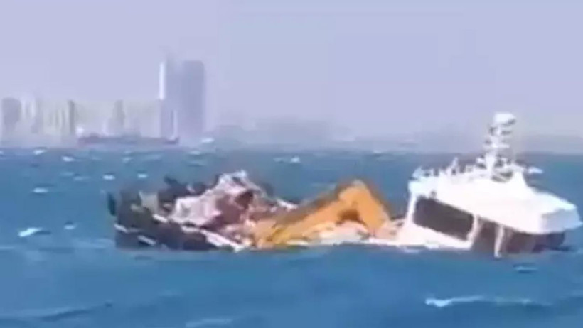 İstanbul’da Fırtına Alarmı: Ağaçlar Devrildi, Camlar Kırıldı, Trafik Kilitlendi - Resim : 2