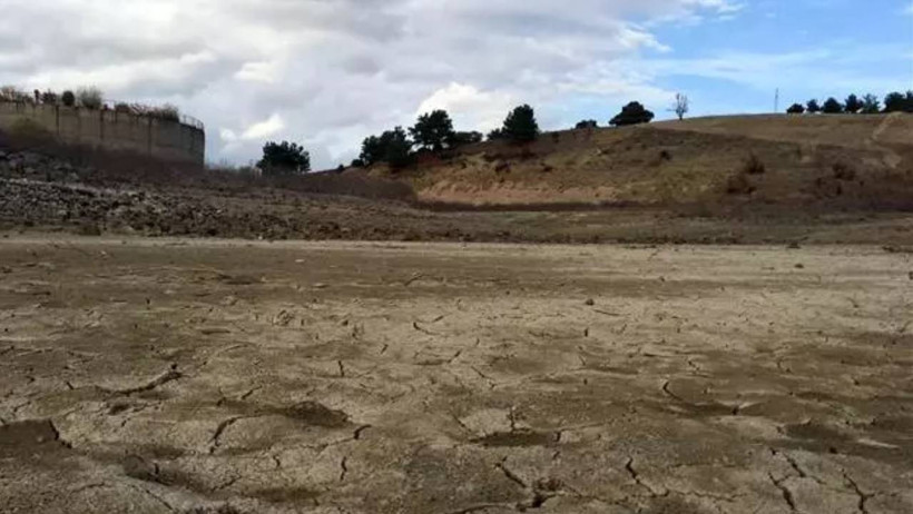 Son 65 Yılın En Kurak Dönemi: Barajlar Boşaldı, Zaman Daralıyor! Sadece 2 Aylık Su Kaldı - Resim : 2