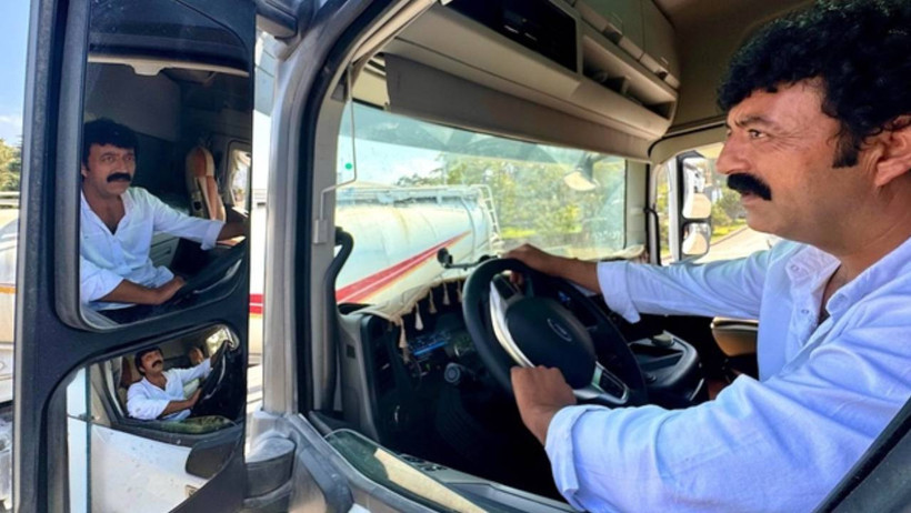 'Van'ın Müslüm Babası'! Müslüm Gürses'e Benzerliğiyle Hayrete Düşürüyor, Herkes Fotoğraf İçin Sıraya Giriyor - Resim : 4