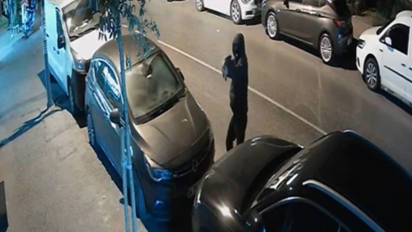 Kağıthane’de Kuyumcuya Silahlı Saldırı! Eski Eşini ve Dükkanını 14 Yaşındaki Tetikçilere Kurşunlattı - Resim : 1