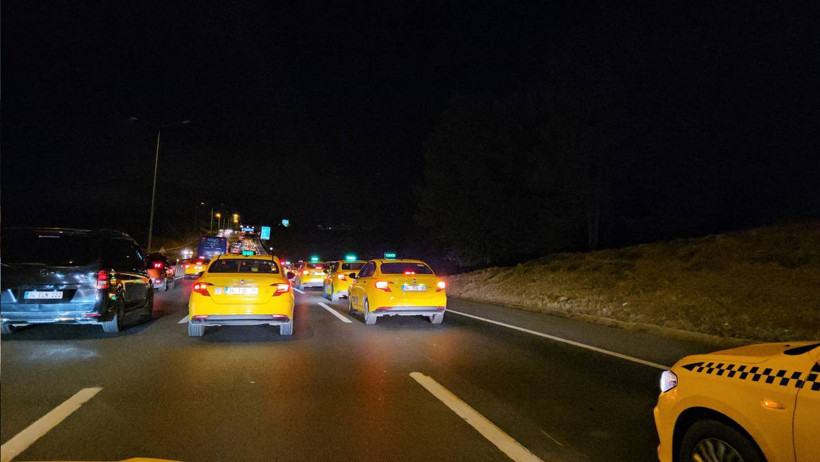 Taksiciye Beş Kurşun! Meslektaşları İsyan Etti: 'Azrail'imizi Yanımızda Taşıyoruz' - Resim : 1