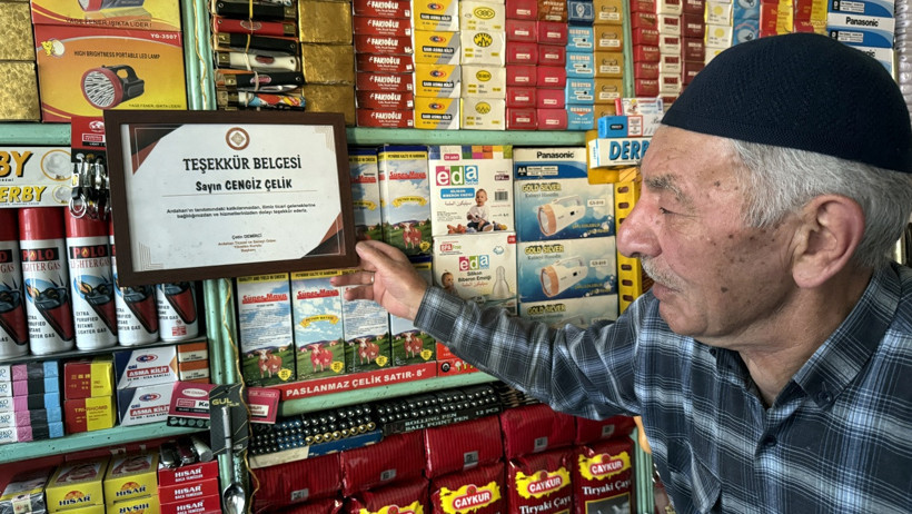 75'lik Bakkalın Kusursuz Düzenine Ödül... 'Şevkle Yaparsan Güzel Olur' - Resim : 1