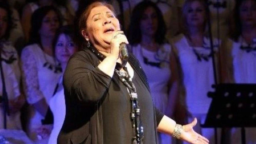 1970'li Yılların Taçsız Kraliçesiydi: Türk Halk Müziği'nin Efsane İsmi Banu Kırbağ Hayatını Kaybetti! - Resim : 1