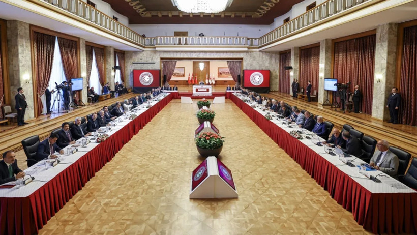 Milli Dayanışma, Kardeşlik ve Demokrasi Komisyonu 4. Kez Toplandı: Acılı Aileler Konuştu, 'Terörsüz Türkiye Ortak Arzumuz' - Resim : 1