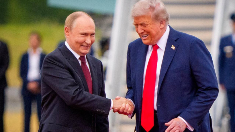 Dünyanın Gözü Beyaz Saray'daydı... Trump'ın Mikrofonu Açık Unutuldu, Putin'le İlgili Söyledikleri Gündem Oldu - Resim : 2