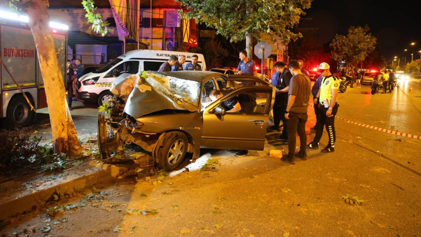 Otomobil Ağaca Ok Gibi Saplandı, Doğum Gününde Feci Şekilde Can Verdi - Resim : 4