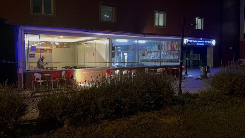 Hastanede Silahlı Saldırı! Ayrıldığı Eşini ve Arkadaşını Vurdu - Resim : 1