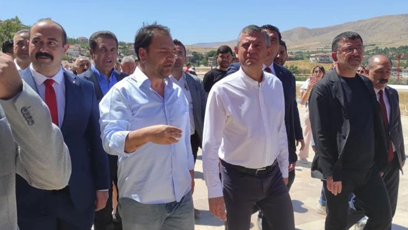 Özgür Özel'den Meclis'e Olağanüstü Toplantı Çağrısı - Resim : 1