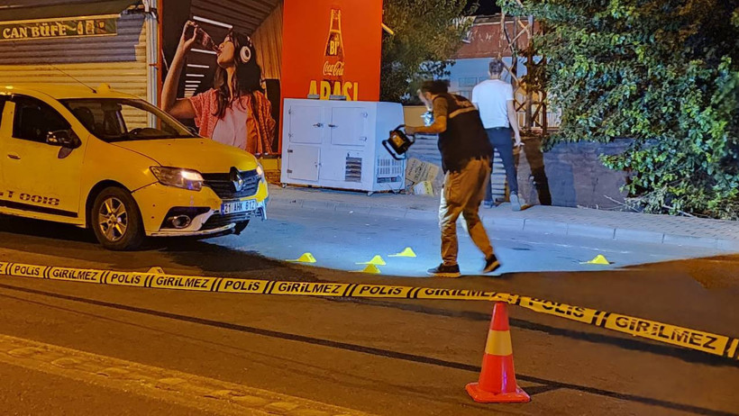 Diyarbakır’da Sokak Ortasında Kanlı Çatışma: 2 Ölü, 5 Yaralı - Resim : 1