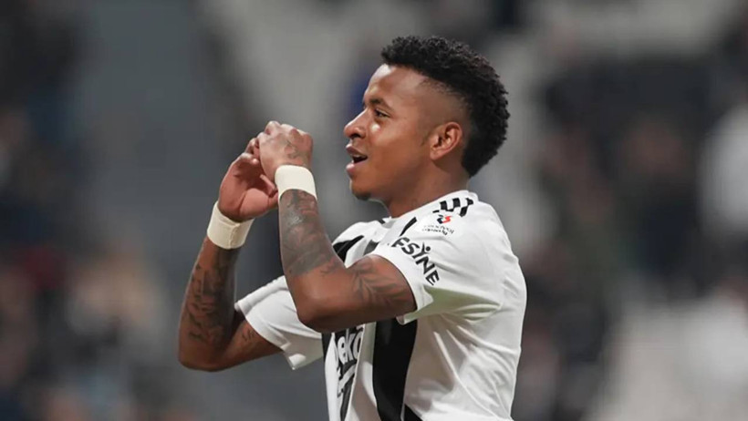 Serdal Adalı Transferine Taş Koymuştu! Beşiktaş’ın Yıldızı Gemileri Yaktı: Bavulunu Hazırladı Gidiyor - Resim : 1