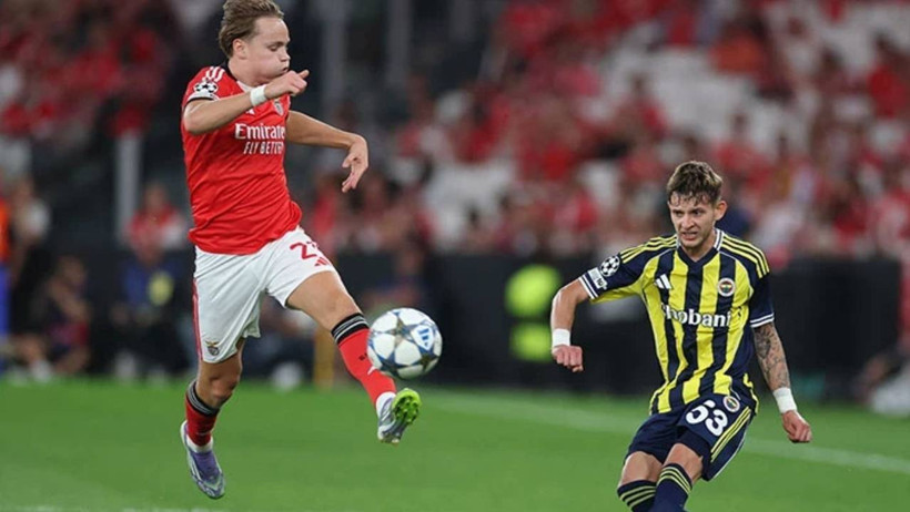 Fenerbahçe’den Rezalet Oyun! Mustafa Denizli Sahanın En Kötü İsmini Açıkladı: İki Sezondur Yatıyor! - Resim : 3