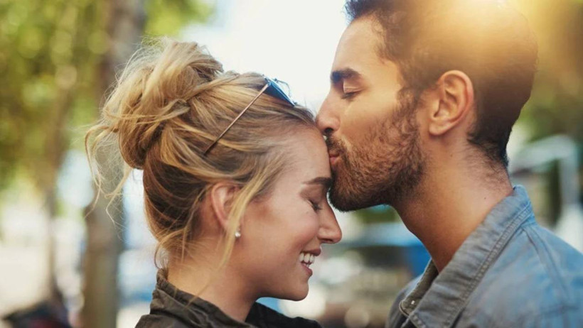 Psikologlar Açıkladı! Sevgilinizin Sizi Gerçekten Sevdiğini Gösteren 3 İşaret Ortaya Çıktı - Resim : 2