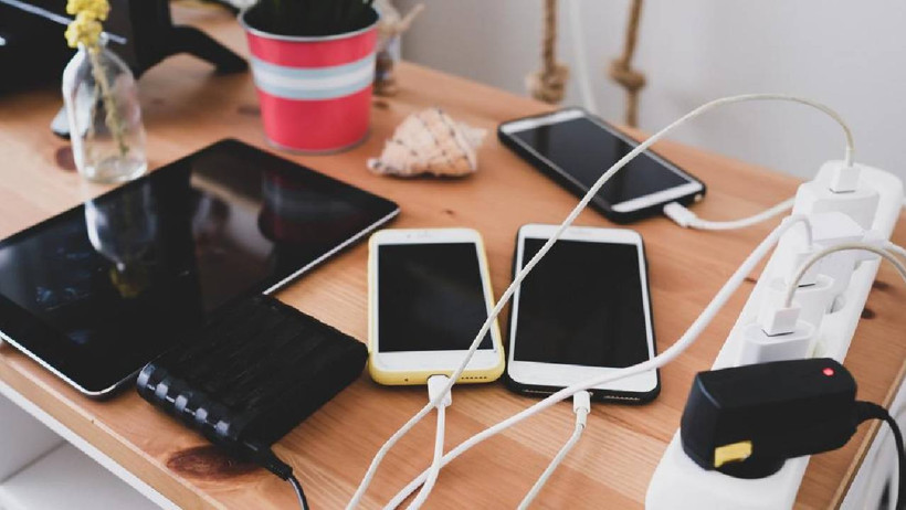 Telefonunu Böyle Şarj Edenler Yandı: Uzmanlar Uyardı! Büyük Tehlike Kapıda - Resim : 2