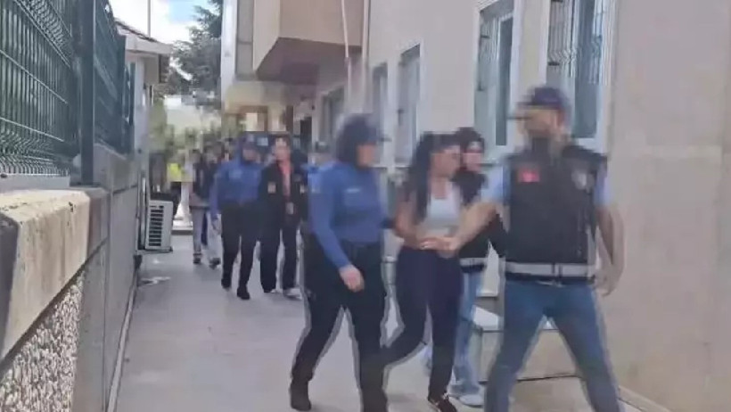 Küçükçekmece'de 14 Güzellik Merkezine Dev Operasyon: 18 Kişi Gözaltında - Resim : 2