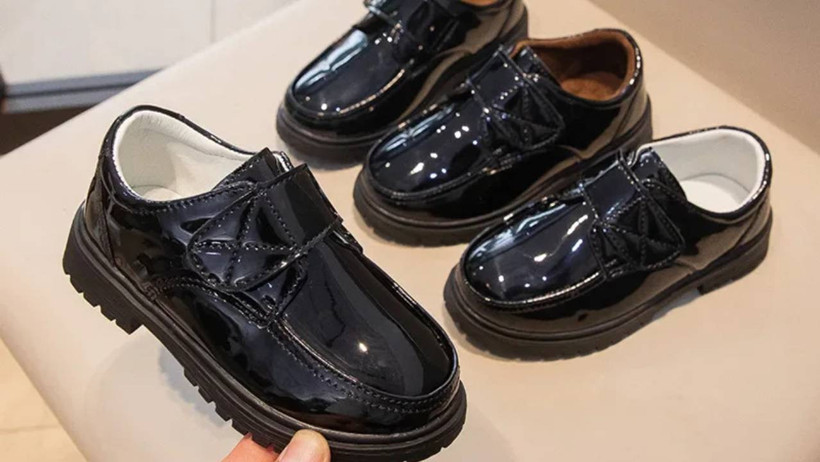 Milyonlarca Öğrenciyi İlgilendiren Haber: Okullarda Ayakkabı Kriteri Değişti, Artık Bunu Giymek Zorunlu - Resim : 2