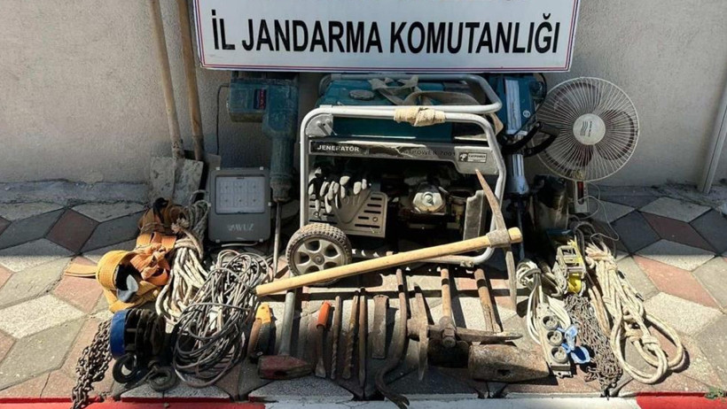 Kaçak Kazı Yaparken Suç Üstü Yakalandılar! - Resim : 1