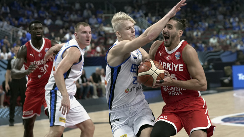 12 Dev Adam 4'te 4 Yaptı! Estonya'yı 20 Sayı Farkla Devirdik - Resim : 2