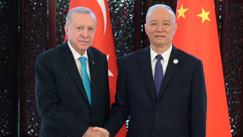 Cumhurbaşkanı Erdoğan'dan Kritik Temaslar: Önce Aliyev, Sonra Paşinyan'la Görüştü - Resim : 1