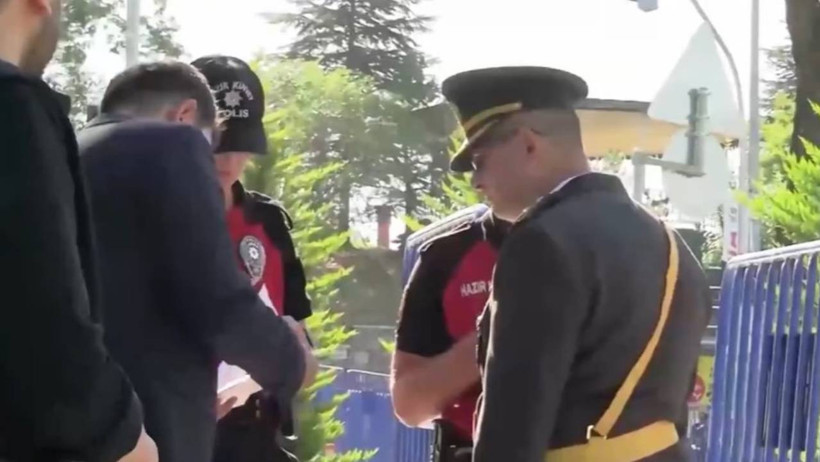 Anıtkabir'e Giren Askerler Polis Tarafından Arandı, CHP Tepki Gösterdi - Resim : 3