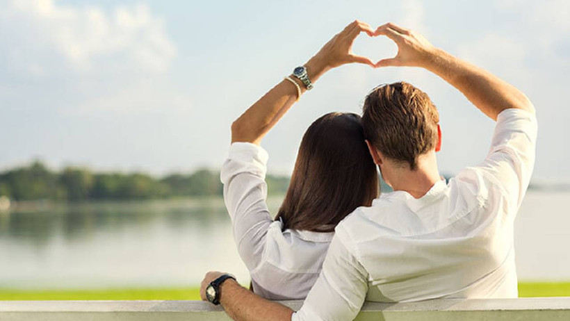 Kadınların Hoşlandıklarında Verdiği 7 Gizli İşaret! Erkeklerin Çoğu Fark Etmiyor - Resim : 2