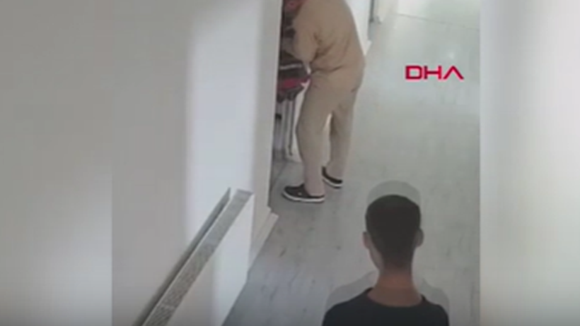 Karaman’da Özel Bakım Evinde Birden Fazla Engelli Kişiye Zincirleme İşkence! Yerde Sürükledi, Tokat Attı, Üstüne Çıktı - Resim : 1