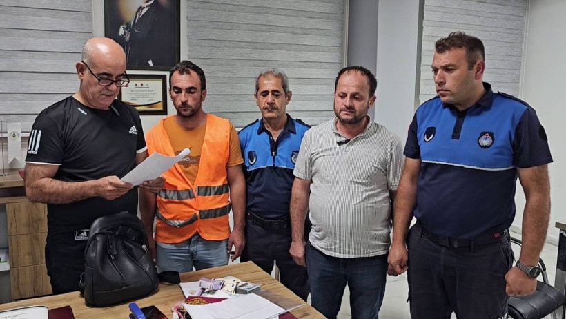 Ev Almak İçin Biriktirdiği Altın ve Parayı Parkta Unuttu - Resim : 1