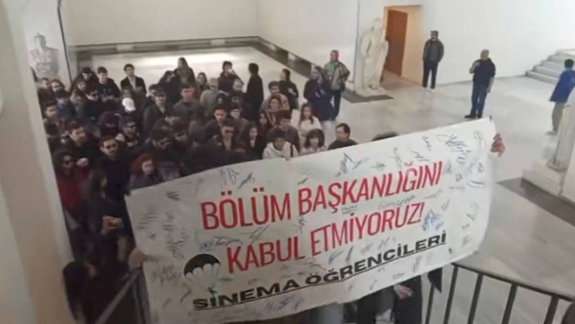 Mimar Sinan Güzel Sanatlar Üniversitesi'nde Dekan Atamasını Protesto Eden Öğrencilere 1 Ay Okuldan Uzaklaştırma Cezası - Resim : 1