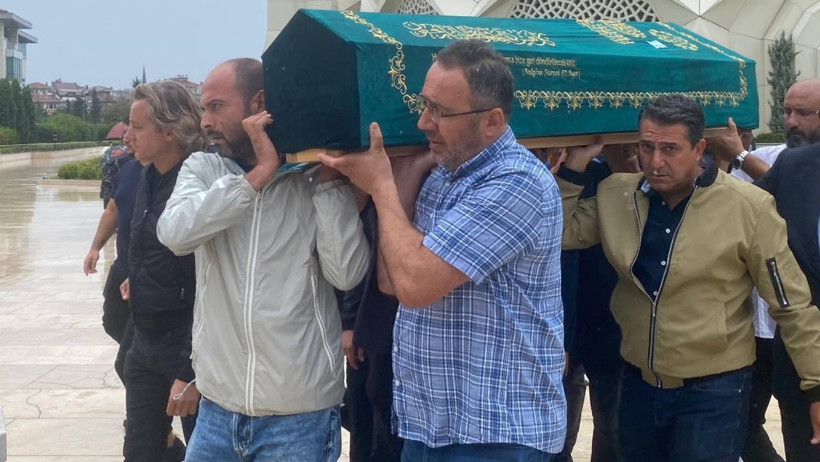 İş İnsanı Halit Yukay Son Yolculuğuna Uğurlandı! Yakın Arkadaşı Kıvanç Tatlıtuğ Gözyaşlarına Boğuldu - Resim : 1