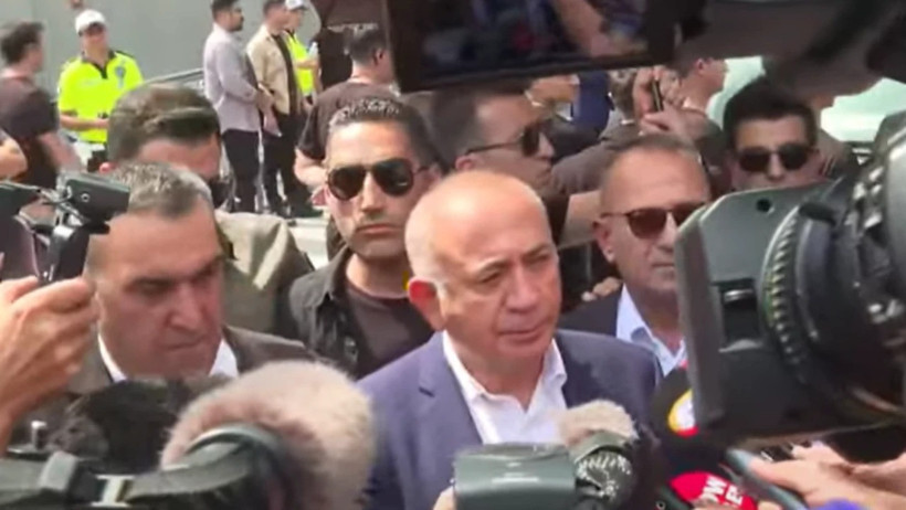 Kayyım Olarak Atanmıştı! Gürsel Tekin'den CHP İstanbul İl Başkanlığı Önünde Beklenen Açıklama: 'Biz Kayyum Değiliz, Allah'tan Korkunuz Yok mu?' - Resim : 2