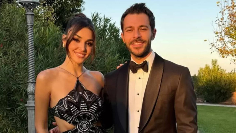 60 Yaşına Giren Arzu Sabancı’dan Kıskandıran Poz! Gelini Nazlı’yla Pozları Hande Erçel’i Sinir Krizine Sokacak - Resim : 2