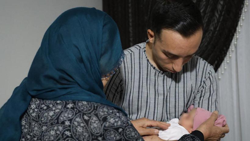 Hastanede Skandal! Aileye Yanlış Bebeği Verip 'Elbisesi Farklı' Dediler - Resim : 2