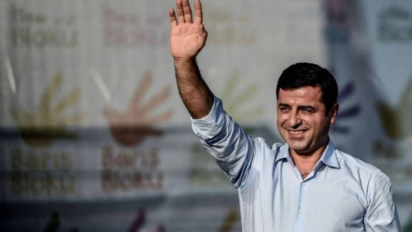 İktidara Yakın Gazete Özgür Özel’i Selahattin Demirtaş Örneğiyle Hedef Aldı - Resim : 1